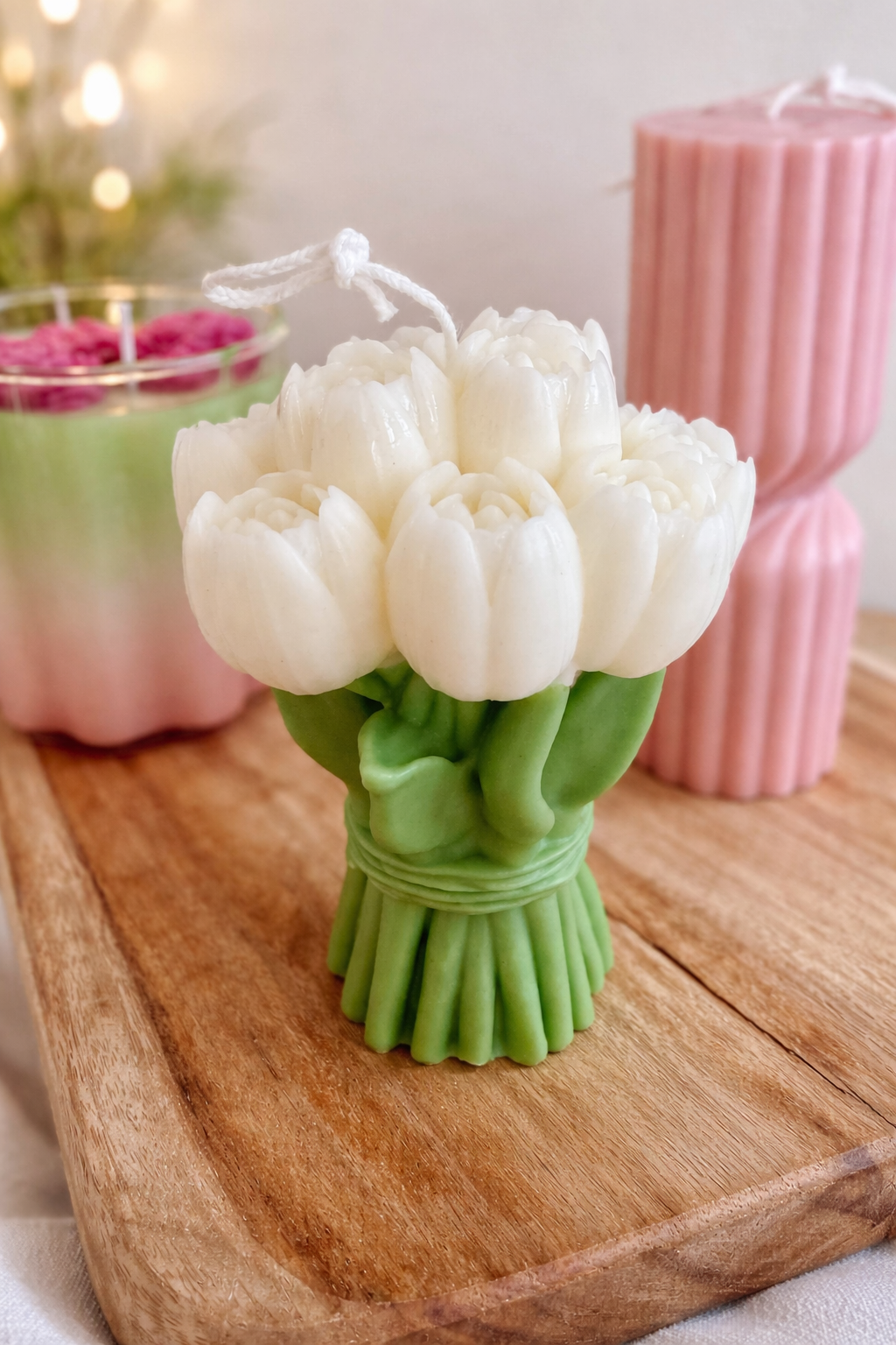 Customizable spring bouquet candle