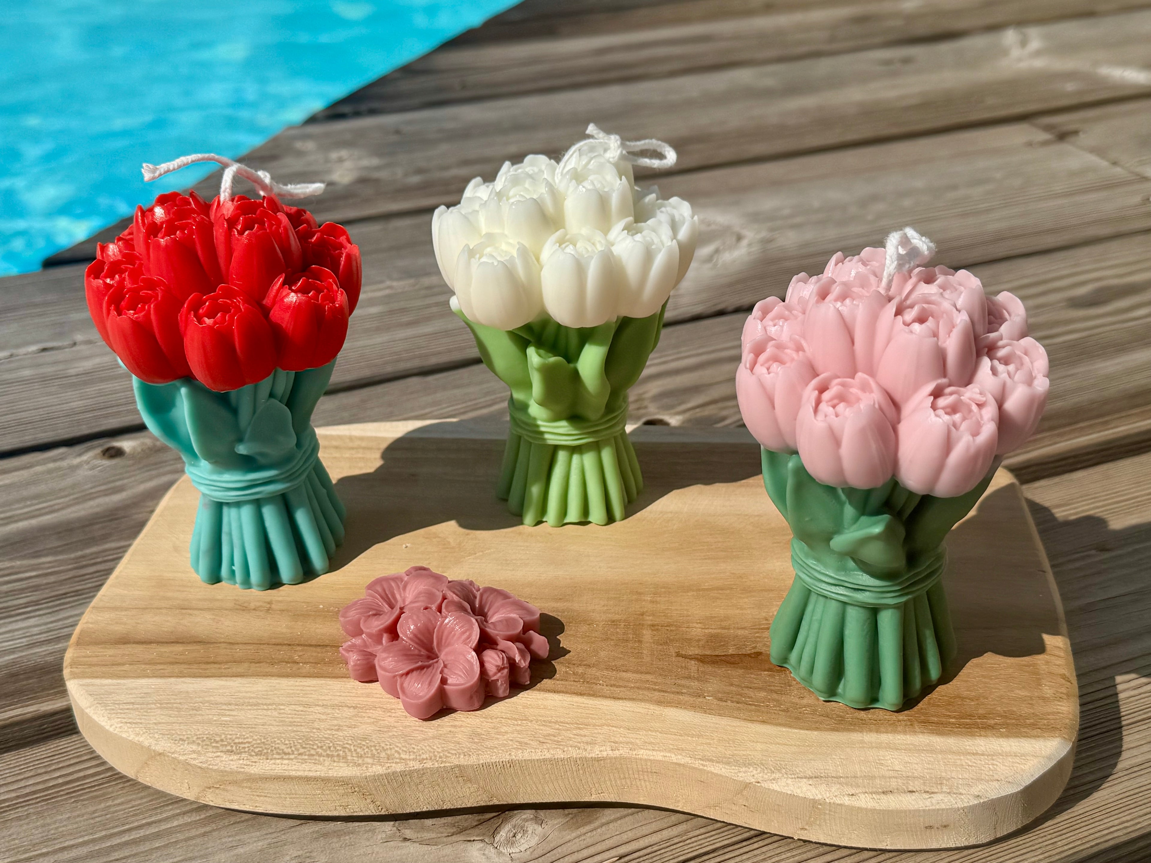 Customizable spring bouquet candle