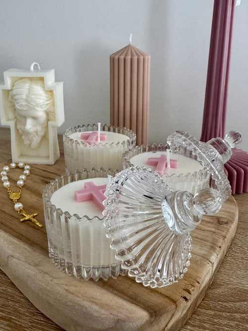 Bougie avec croix rose